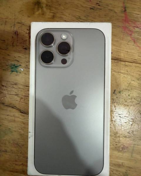Iphone 16 pro max للبيع