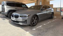للبيع بي ام  دبليو 520i  2022