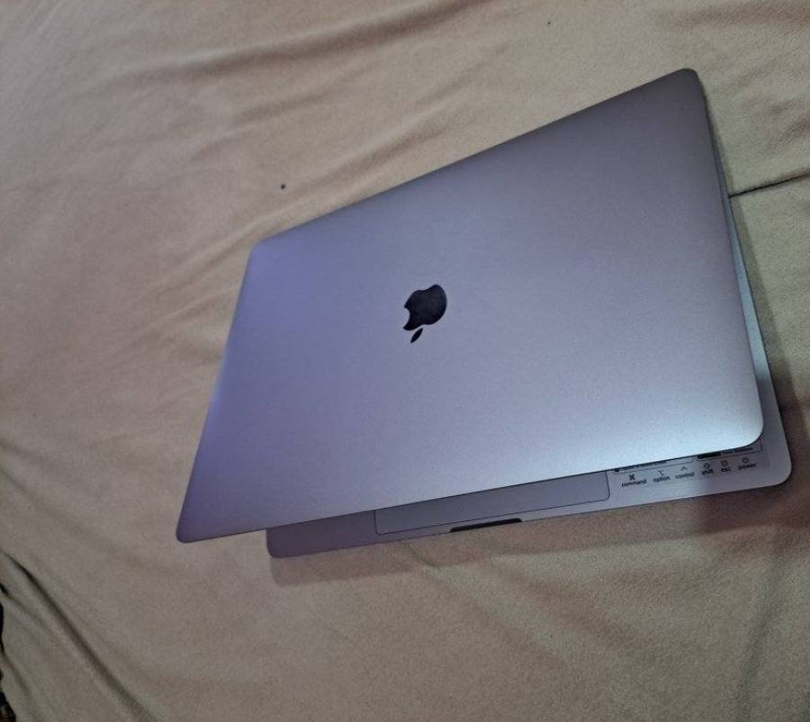 MacBook pro 2018 للبيع
