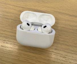 Apple Airpods Pro للبيع
