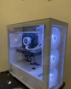 للبيع Pc
