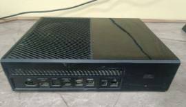 Xbox one مع يدة للبيع