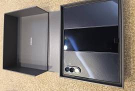 للبيع النادر جداً Samsung Tri Fold 1TB
