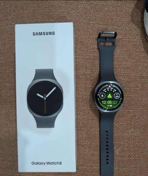 Samsung Galaxy watch 8 40mm للبيغ