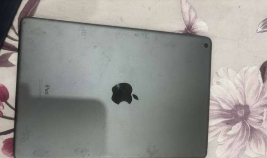 Ipad 8 للبيع