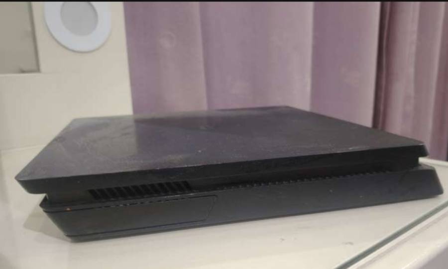 Ps4 للبيع