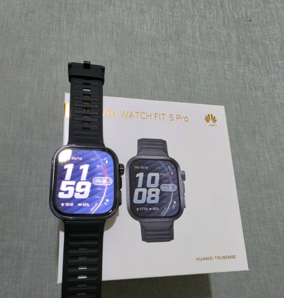Huawei Watch Fit5 pro للبيع
