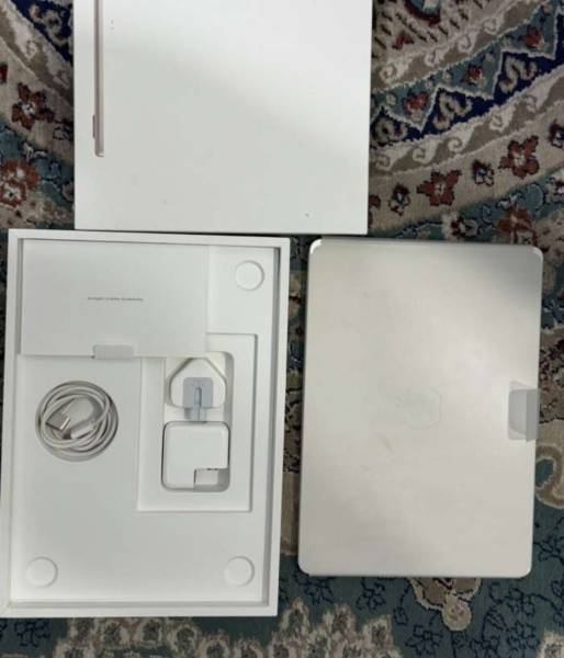 Apple Macbook Air M4 للبيع