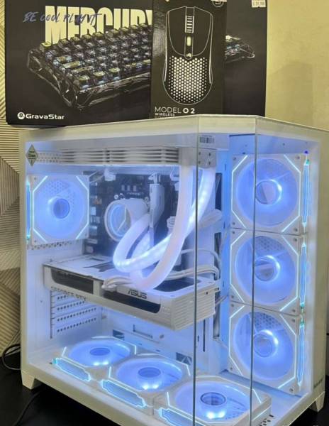 Pc مع ماوس وكيبورد للبيع