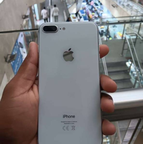 iPhone 8 Plus للبيع