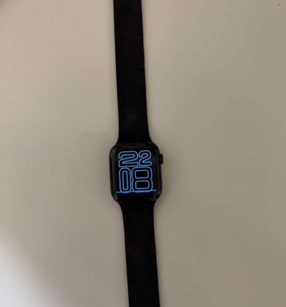 Apple watch SE 2 44mm للبيع