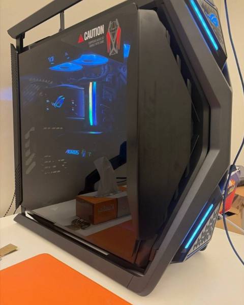 Ryzen 7 9800X3D للبيع 