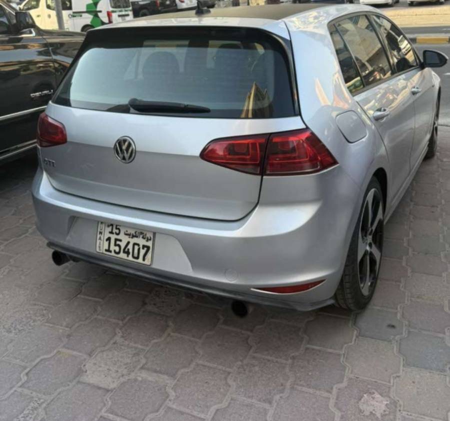 فولكسفاغن جولف Standard 2015 للبيع