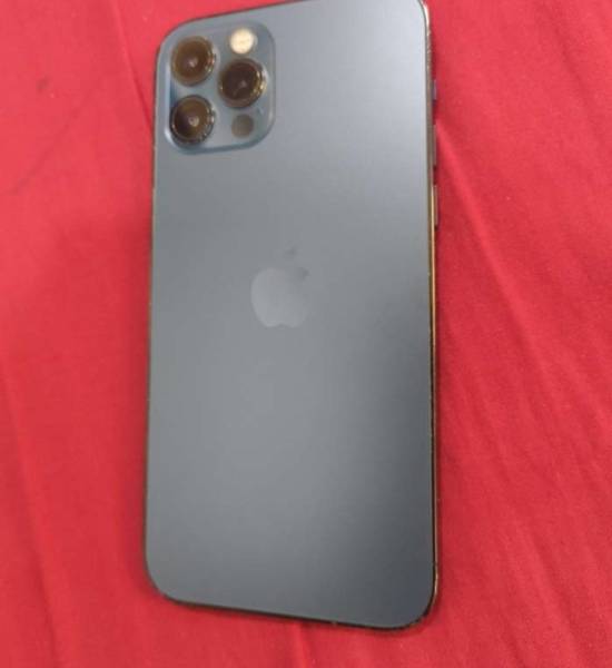 i phone 12 pro للبيع