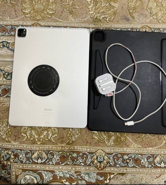 ايباد ابرو 12.9 للبيع