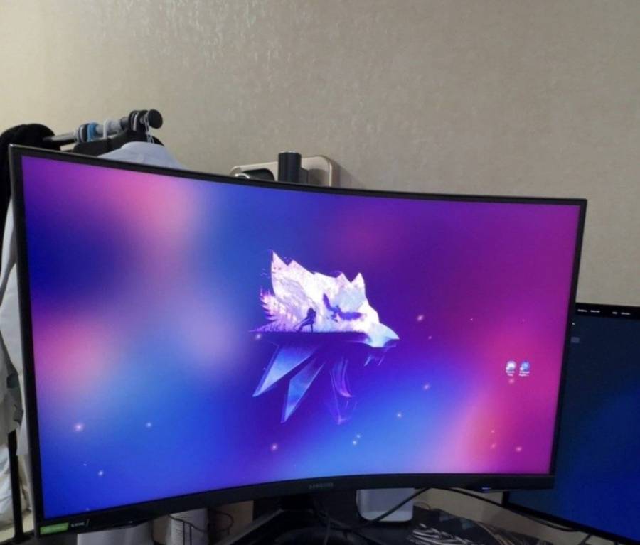 شاشة سامسونق G732 للبيع