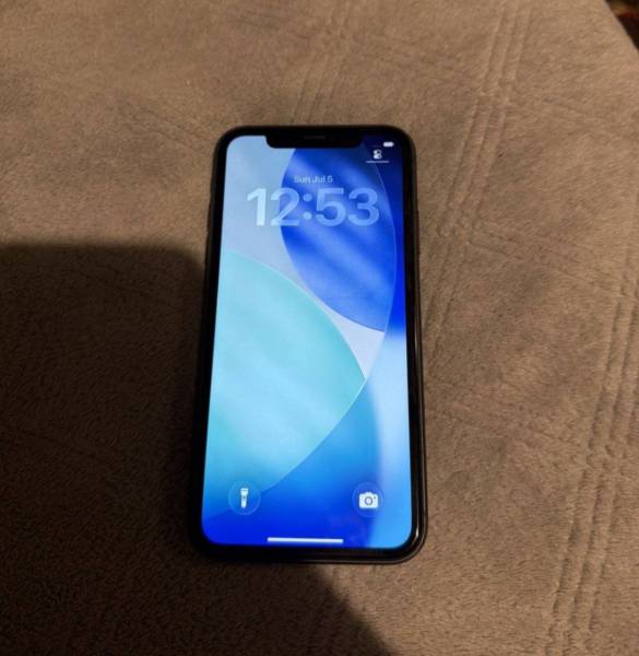 iPhone 11 للبيع 