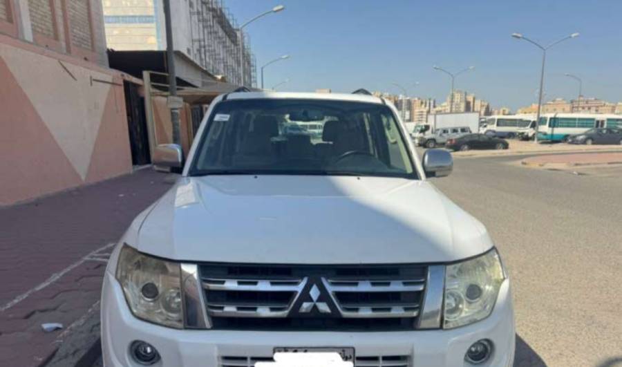 للبيع جيب باجيرو 2014 GLS للبيع 