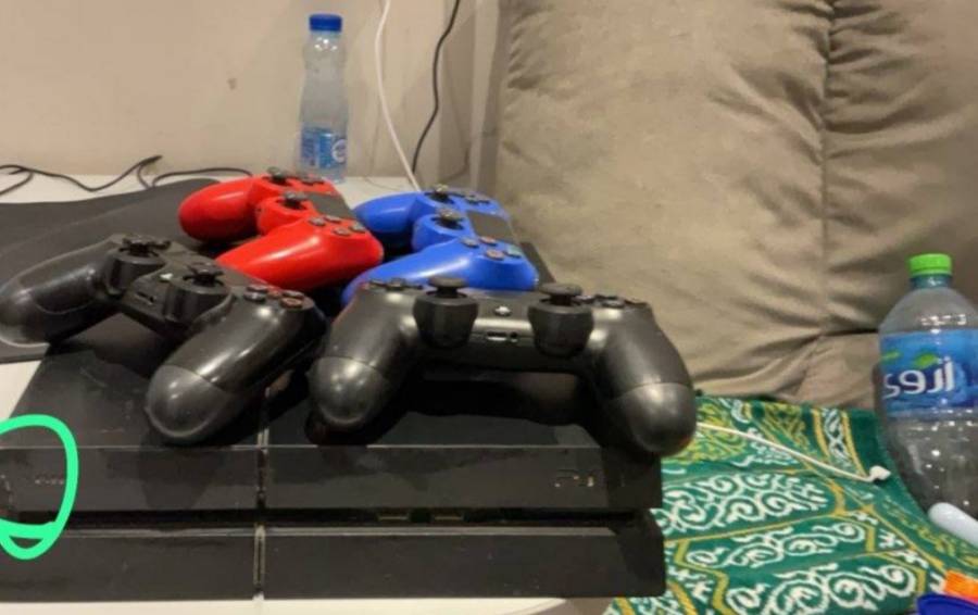 Ps4 contollers للبيع