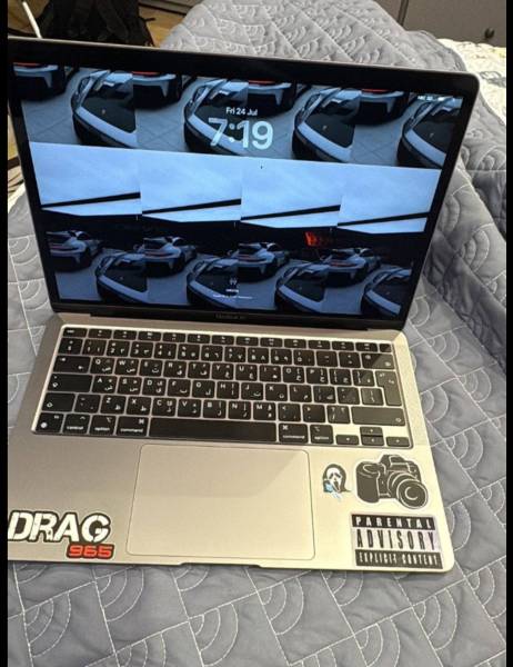 MacBook Air m1 للبيع