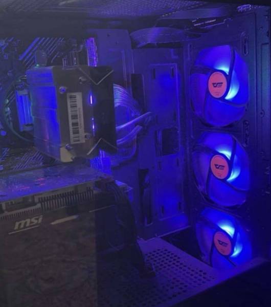 للبيع بي سي