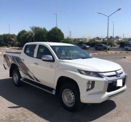 2023 L200 وانيت ميتسوبيشي للبيع 