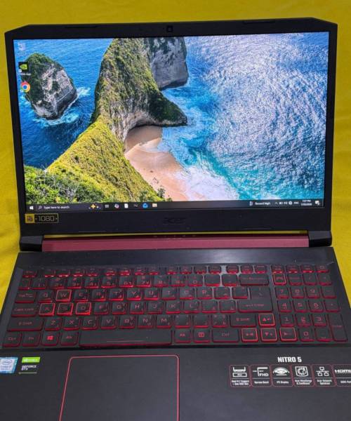 للبيع لاب توب قيمز