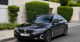 بي ام دبليو سبورت لاين 520i 2023 للبيع 