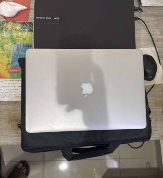 MacBook Pro للبيع ابل 