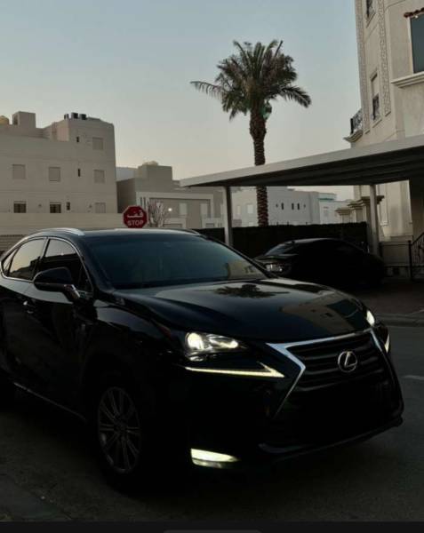 للبيع لكزس NX200t  2017