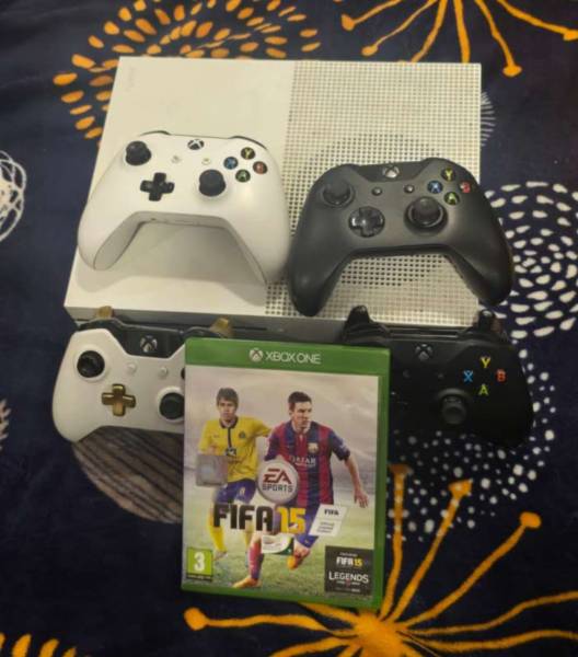 Xbox one s للبيع