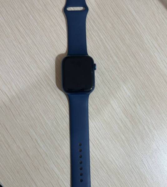 Apple Watch Series 7 للبيع 