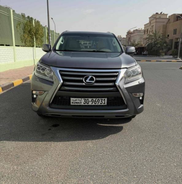 للبيع جيب لكزس GX460 2015