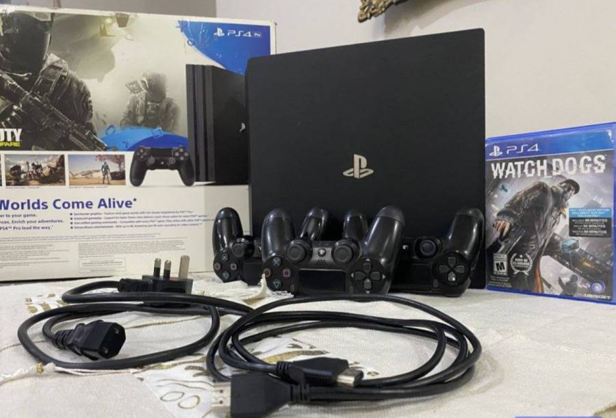 PS4 Pro للبيع