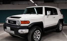TOYOTA FJ CRUSER 2016 للبيع