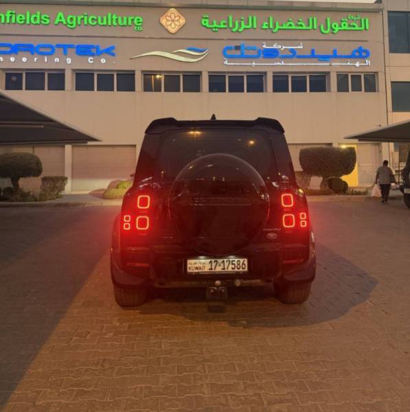 للبيع لاندروفر 110 DEFENDER 2020
