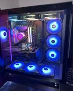للبيع Pc