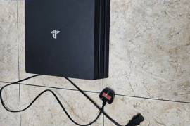 PS4 Pro للبيع