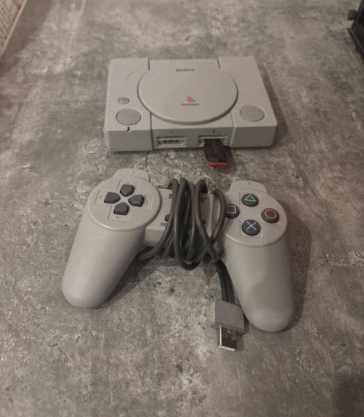 Play station 1 للبيع 