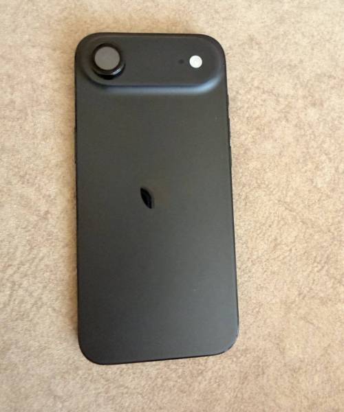 Iphone air. للبيع