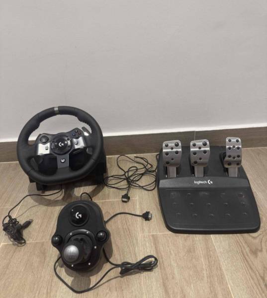 Logitech G920 Wheelللبيع
