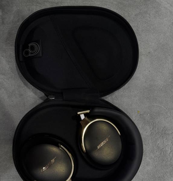 Bose Ultra 2nd Gen Limited Color للبيع