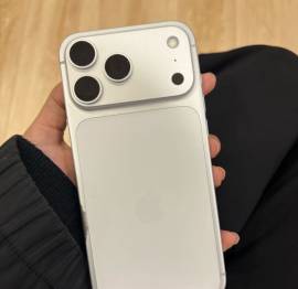 iPhone 17 للبيع