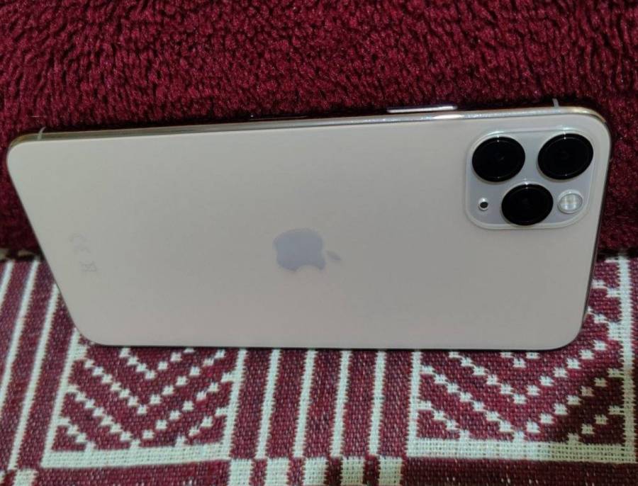 ايفون 11 برو ماكس للبيع