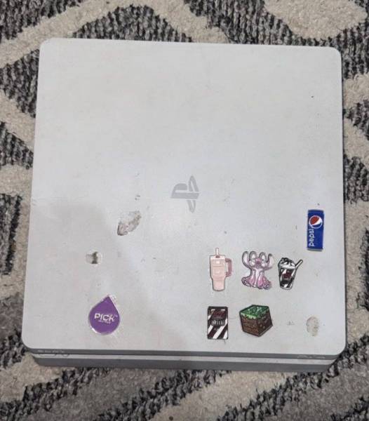 PS4 للبيع