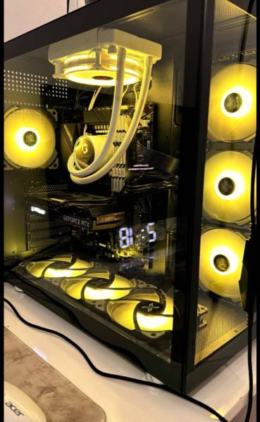 pc للبيع 