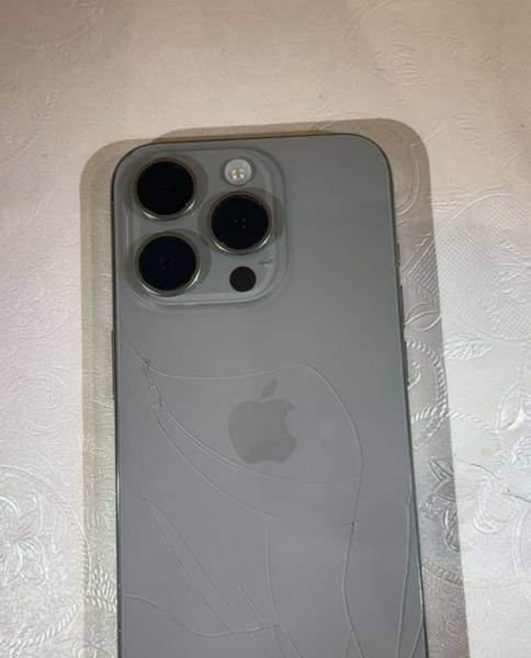 للبيع  iPhone 15 pro 
