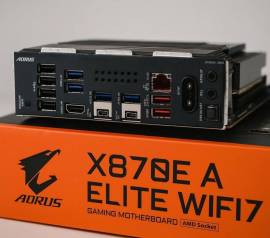 للبيع مذربورد AORUS X870E ELITE