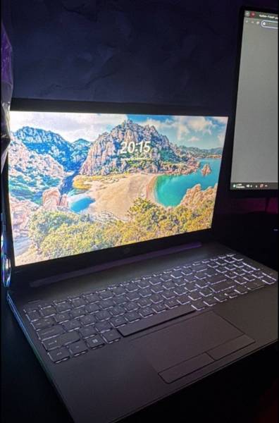 للبيع لابتوب HP 