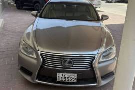 للبيع سيارة لكزس LS460 موديل 2014 